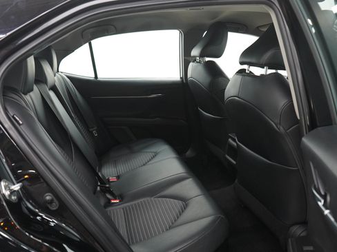 Used 2022 Toyota Camry SE FWD image 12