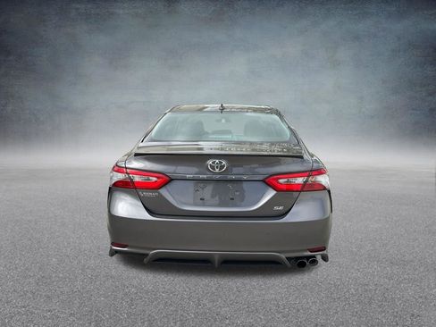 Used 2019 Toyota Camry SE image 4