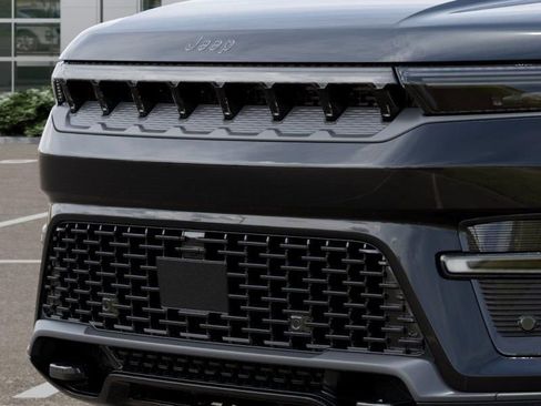 New 2026 Jeep Grand Wagoneer L Limited AWD/4WD image 11