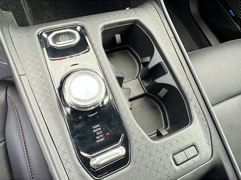 Used 2024 Jeep Wagoneer Launch Edition image 31