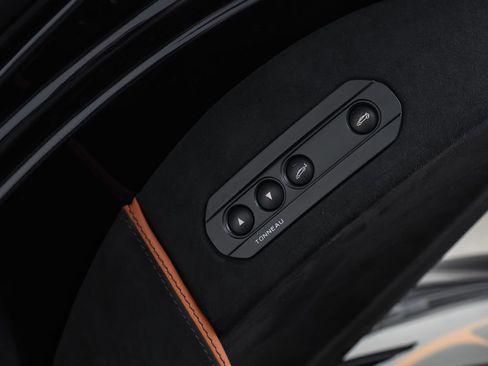 Used 2013 McLaren MP4-12C Spider RWD image 33