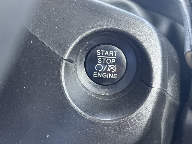 Used 2022 Jeep Renegade Latitude AWD/4WD image 28