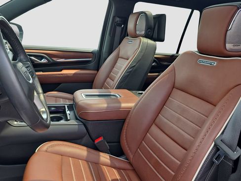 Used 2024 GMC Yukon Denali Ultimate AWD/4WD image 6