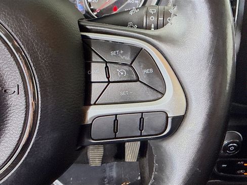 Used 2019 Jeep Compass Sport w/ Cold Weather Group image 15