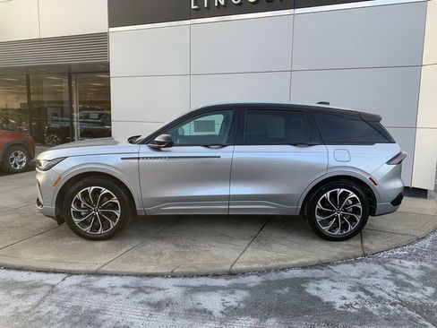 Certified 2024 Lincoln Nautilus Reserve image 2