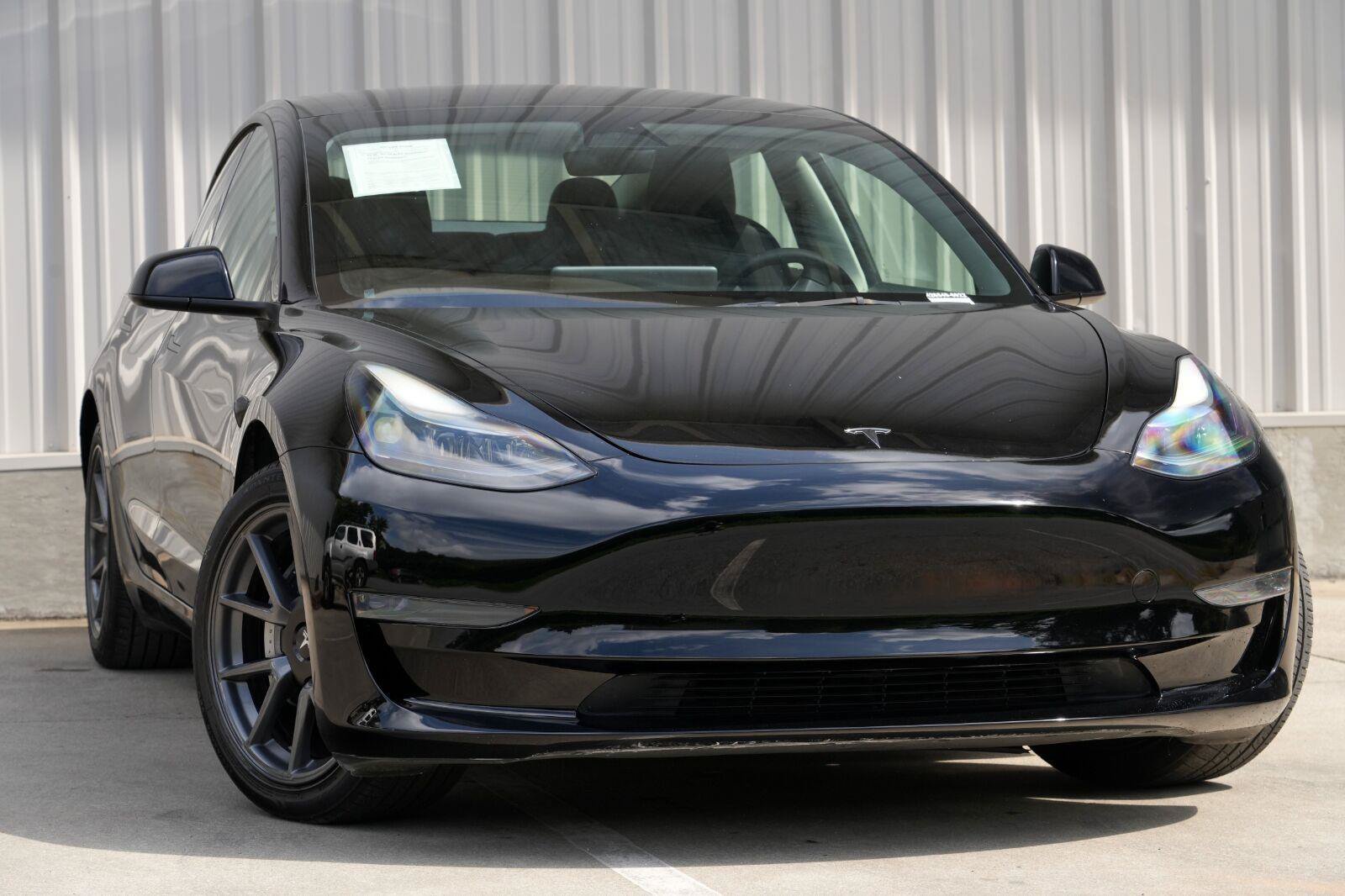 Used 2023 Tesla Model 3 Standard Range RWD image 3