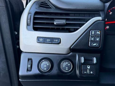 Used 2015 GMC Yukon XL Denali w/ Premium Package image 40