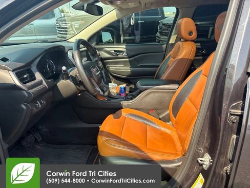 Used 2017 GMC Acadia SLT AWD/4WD image 4