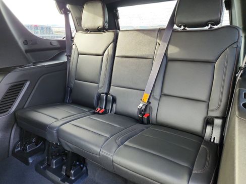 Used 2023 Chevrolet Tahoe High Country AWD/4WD image 12