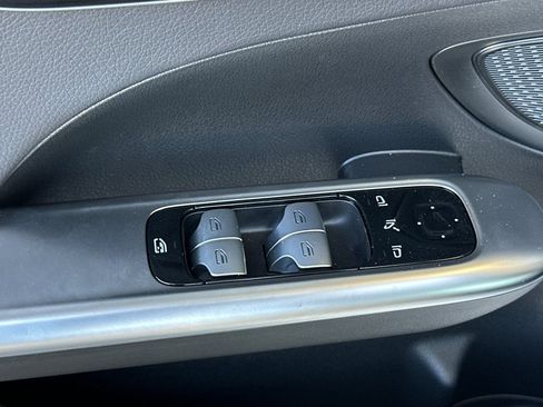 New 2025 Mercedes-Benz C 300 4MATIC Sedan image 21