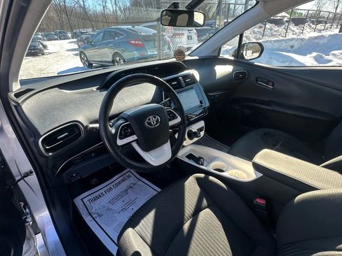 Used 2016 Toyota Prius Three FWD image 17