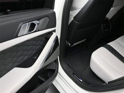 Used 2022 BMW X6 M Base w/ Competition Package image 16