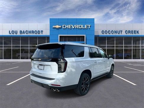 New 2026 Chevrolet Suburban High Country image 8