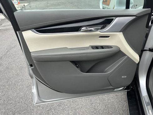 Used 2020 Cadillac XT6 Premium Luxury image 5