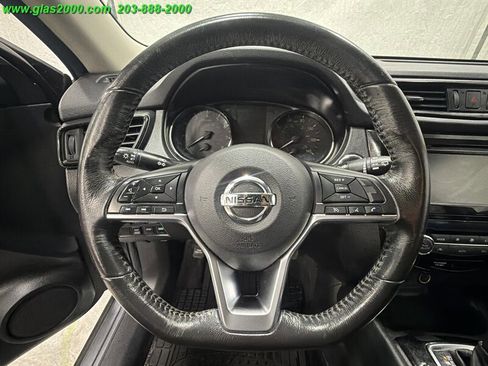 Used 2019 Nissan Rogue SV AWD/4WD image 4