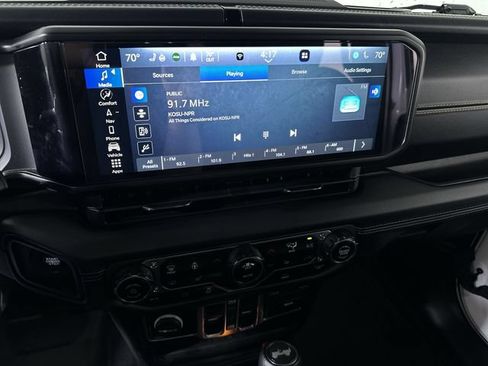 Used 2024 Jeep Wrangler Unlimited Sahara w/ Technology Group AWD/4WD image 13