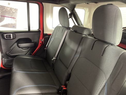 Used 2025 Jeep Wrangler Unlimited Rubicon 4xe w/ Convenience Group AWD/4WD image 31