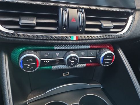 Used 2017 Alfa Romeo Giulia Ti image 32