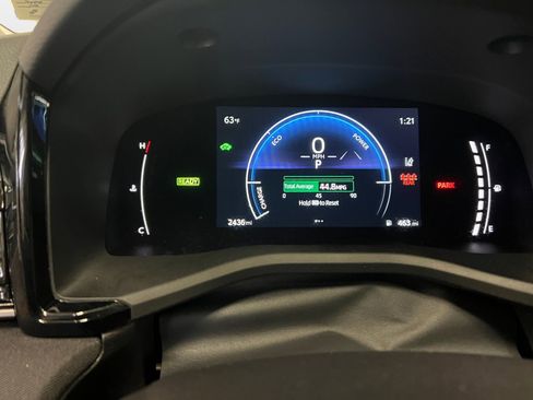 Used 2025 Toyota Camry LE image 13