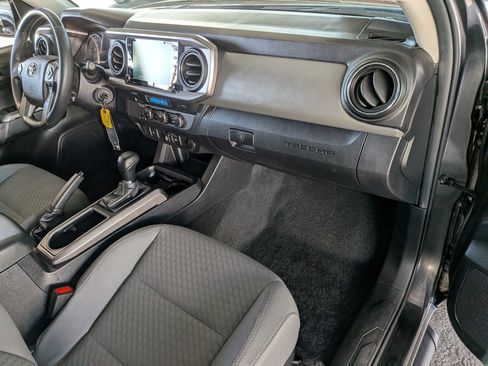 Certified 2022 Toyota Tacoma SR5 image 31