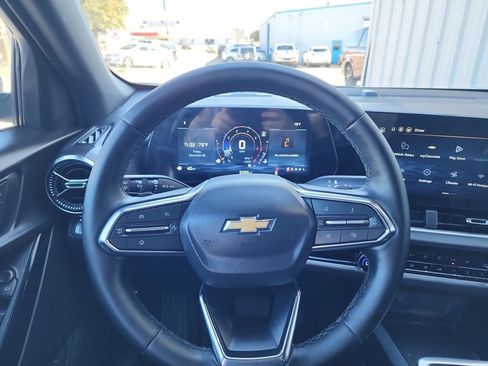 New 2026 Chevrolet Equinox LT w/ Convenience Package II image 17