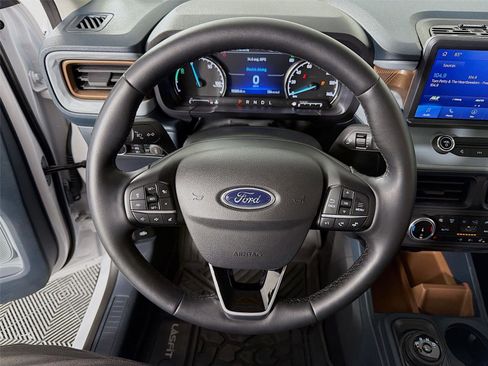 Used 2024 Ford Maverick Lariat image 12