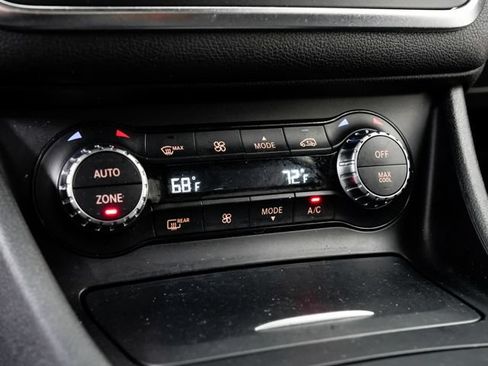 Used 2015 Mercedes-Benz CLA 250 image 18