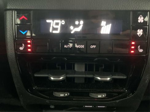 Used 2022 Jeep Grand Cherokee L Limited image 35