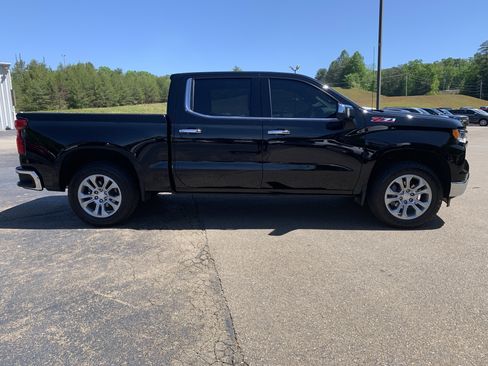 Used 2024 Chevrolet Silverado 1500 LTZ w/ LTZ Premium Package AWD/4WD image 12