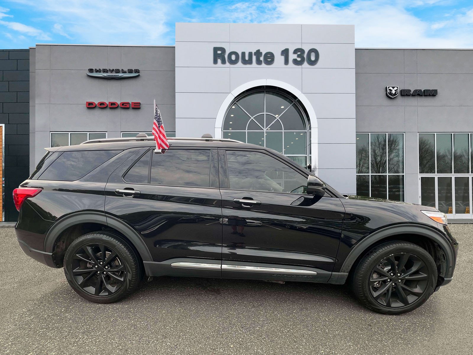 Used 2021 Ford Explorer Platinum w/ Equipment Group 601A AWD/4WD image 5