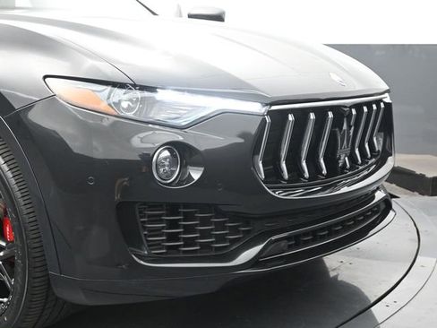 Used 2023 Maserati Levante GT AWD/4WD image 34