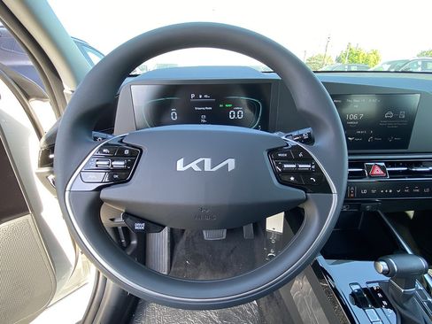 New 2026 Kia Niro LX FWD image 13