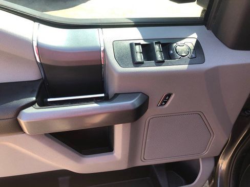 Used 2017 Ford F150 XLT w/ Equipment Group 302A Luxury image 14