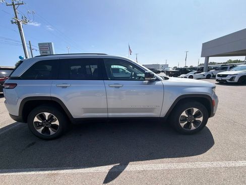 Used 2024 Jeep Grand Cherokee Limited 4xe AWD/4WD image 4