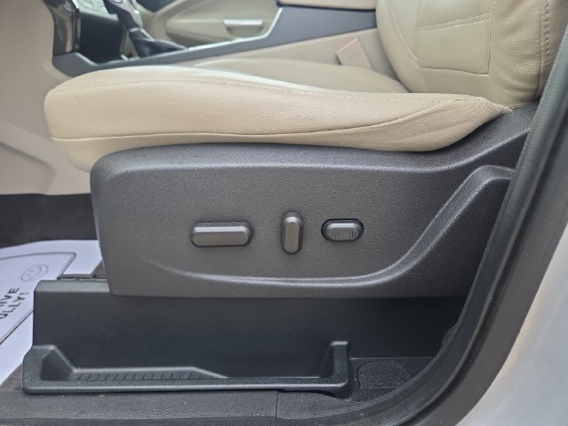 Used 2018 Ford Escape Titanium AWD/4WD image 29