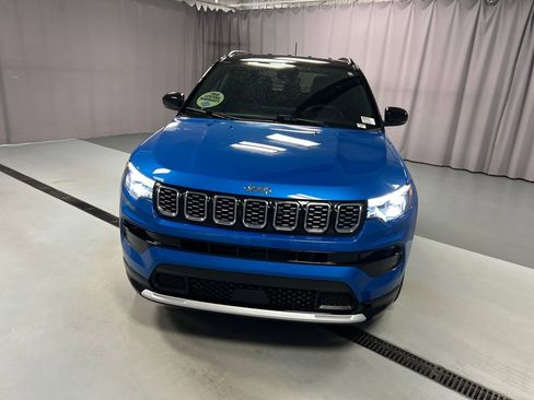 Used 2025 Jeep Compass Limited w/ Elite Group AWD/4WD image 2