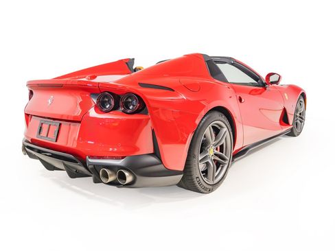 Used 2021 Ferrari 812 GTS RWD image 19