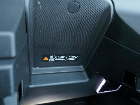 New 2026 GMC Sierra 3500 SLT w/ SLT Premium Package image 23