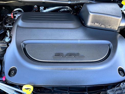 Certified 2020 Chrysler Pacifica Limited image 36