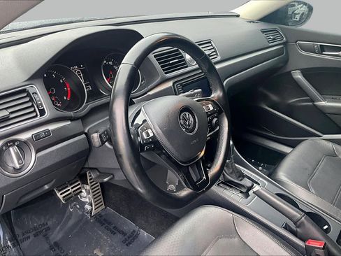 Used 2017 Volkswagen Passat 1.8T R-Line FWD image 18