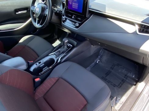 Certified 2025 Toyota Corolla SE FWD image 9