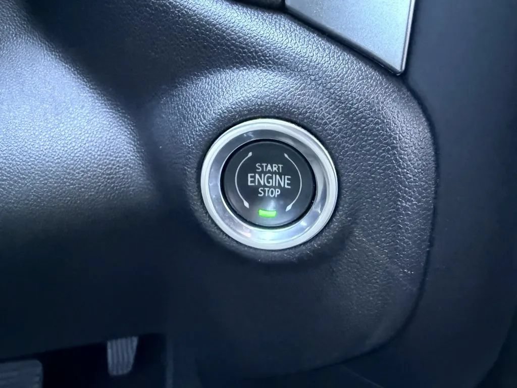 Used 2021 Chevrolet Silverado 1500 RST w/ Redline Edition AWD/4WD image 82