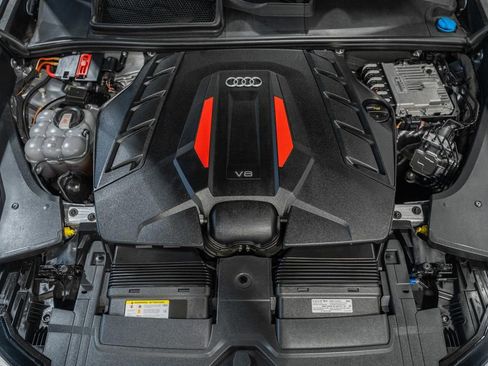 Used 2022 Audi SQ8 Premium Plus w/ Carbon Optic Package AWD/4WD image 18