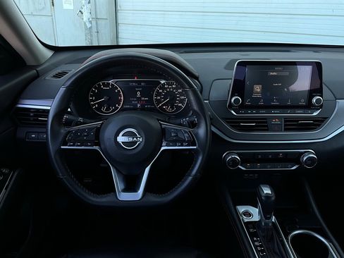 Used 2025 Nissan Altima 2.5 SR image 13