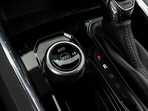 Used 2024 GMC Canyon Elevation w/ Elevation Premium Package image 8