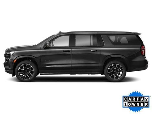 Used 2022 Chevrolet Suburban RST w/ Luxury Package RWD image 3