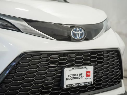 Used 2024 Toyota Sienna XSE w/ XSE Plus Package AWD/4WD image 12