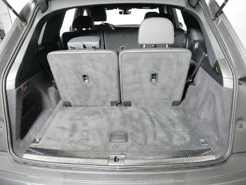 Used 2025 Audi Q7 3.0T Premium Plus AWD/4WD image 18