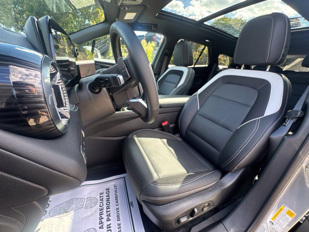 Used 2024 Chevrolet Blazer EV LT AWD/4WD image 15