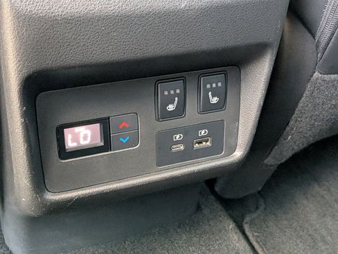 Used 2021 Nissan Rogue Platinum FWD image 16